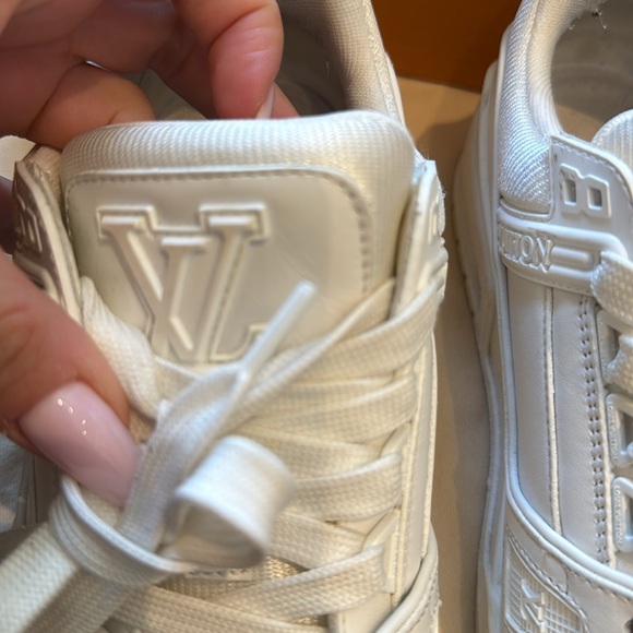Louis Vuitton sneakers - Picture 6 of 7